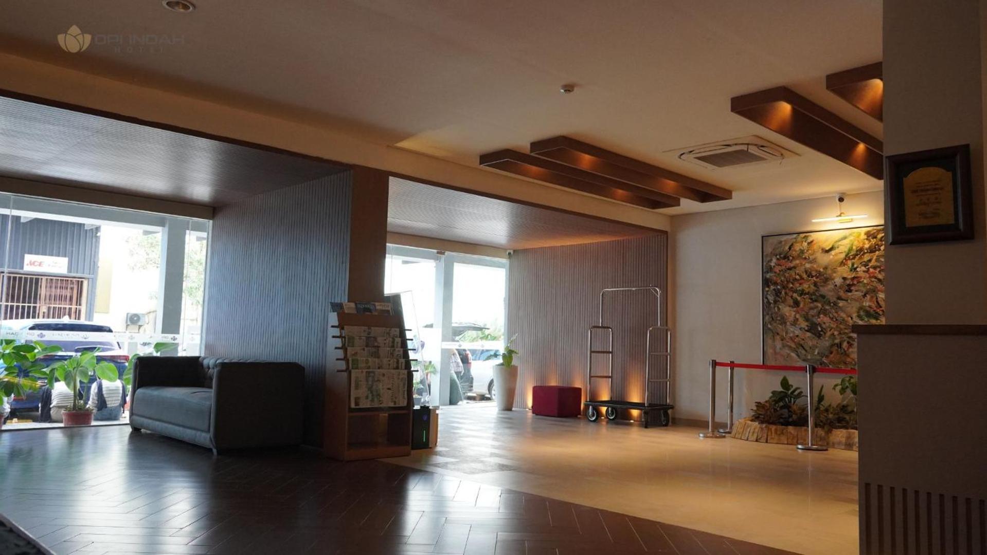 Opi Indah Hotel Palembang Exterior photo