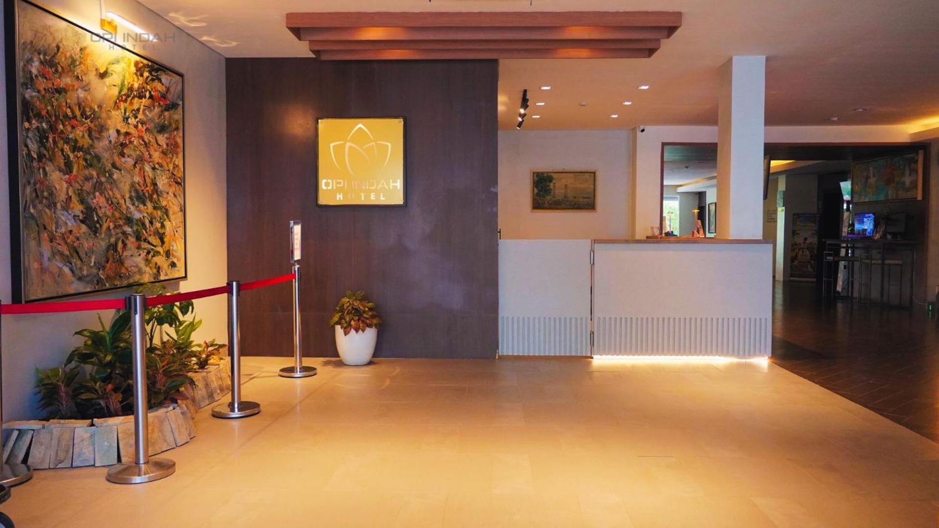 Opi Indah Hotel Palembang Exterior photo