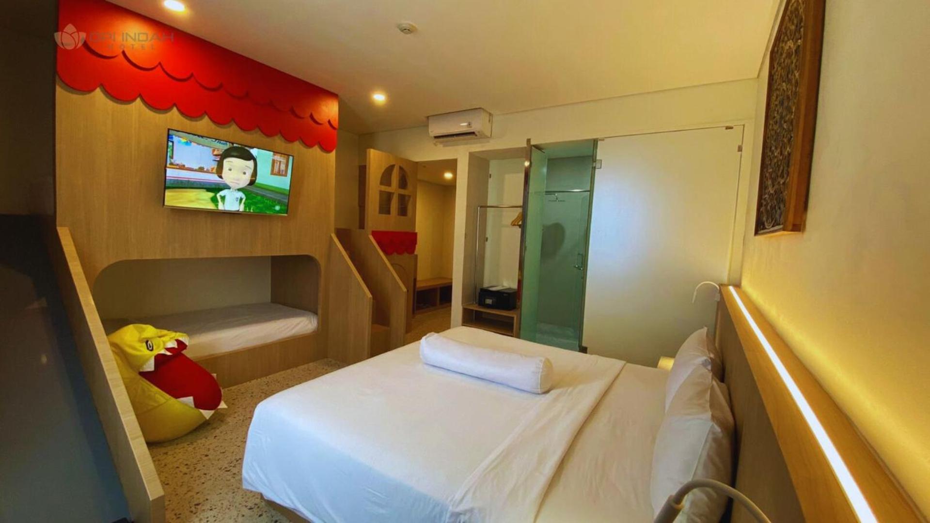 Opi Indah Hotel Palembang Exterior photo