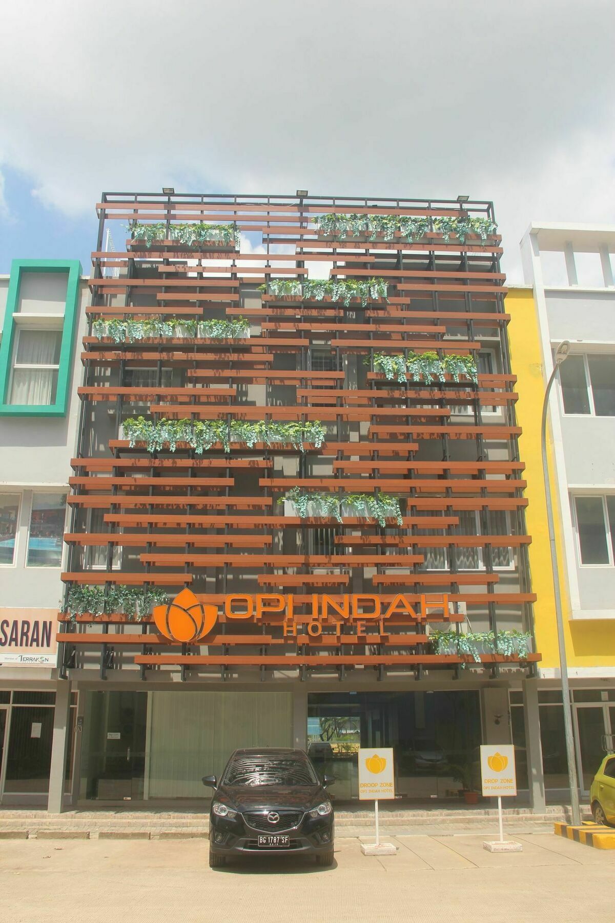 Opi Indah Hotel Palembang Exterior photo
